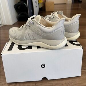 Lululemon Women’s Chargefeel Workout Low Shoes - Size 7 in Vapor color